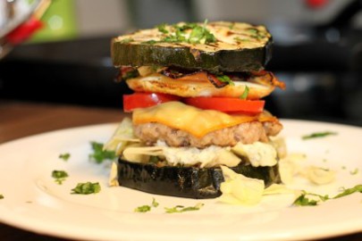 Veprovy burger v cuketovych platcich jiny mini.JPG