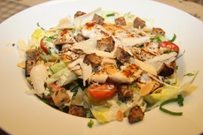 Salat s kurecim masem a krutony I.jpg